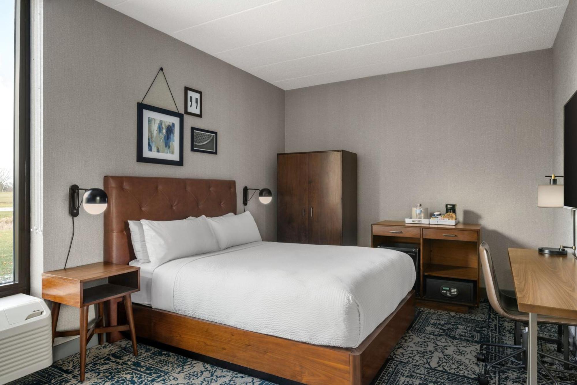 Four Points By Sheraton Chicago Westchester/oak Brook Hotel Westchester